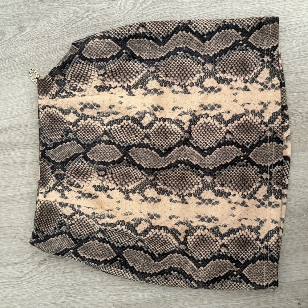 12th Tribe Faux Suede Snakeskin Mini Skirt – XS